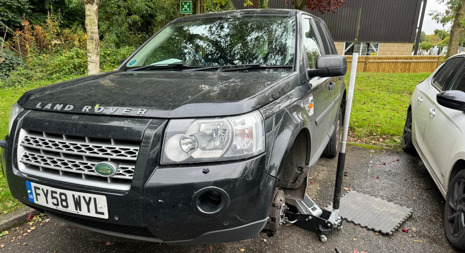 mobile tyre fitting leeds mobile tyre repair mobile tyre repair near me mobile tyres mobile tyre fitting mobile tyre service